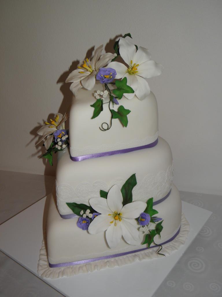 Svatební dort s liliemi . 11,90 kg